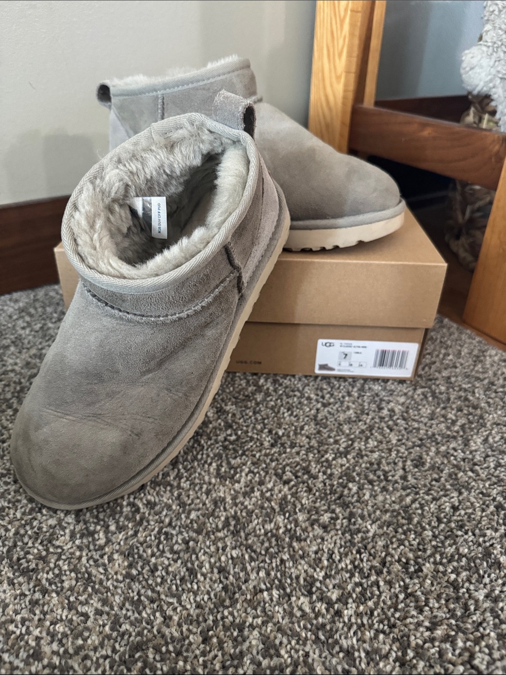 UGG classic ultra mini Ankle Boot in Gray